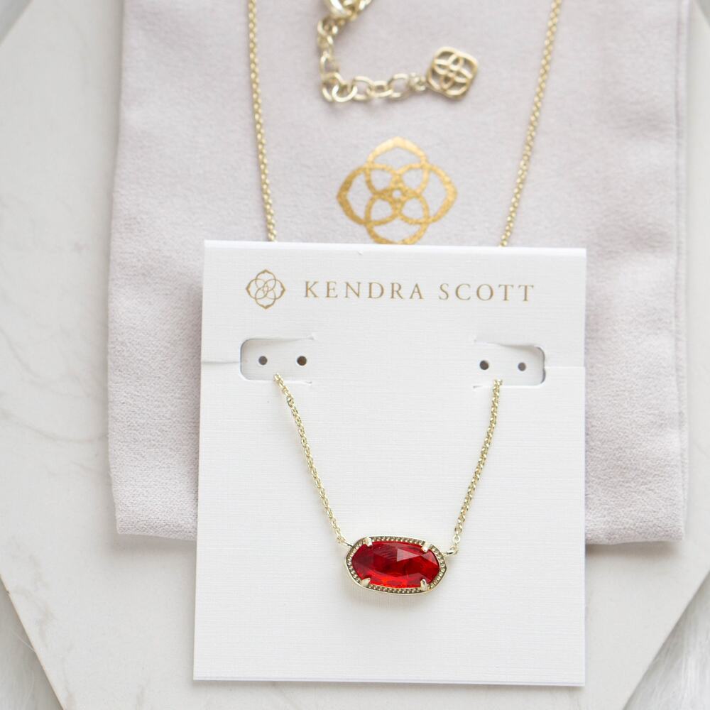 Kendra Scott Elisa Gold Pendant Necklace in Berry Glass - Picture 2 of 4